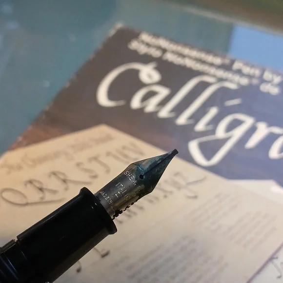 Used Sheaffer Calligraphy Pen Set - Picture 9 of 14